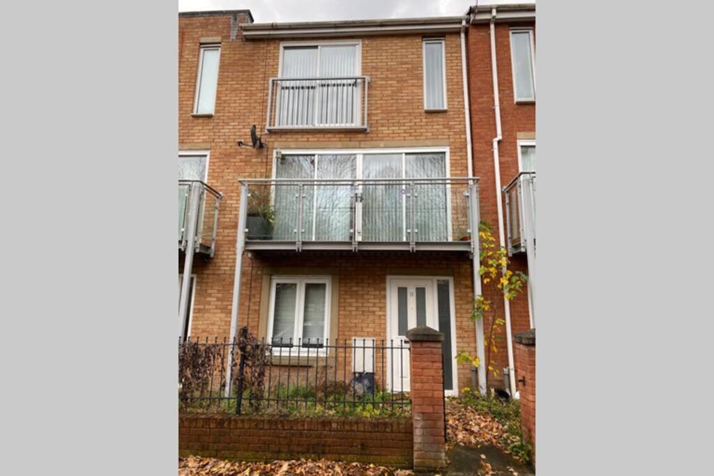 Large 5-Bed City Centre Townhouse With Secure Parking Manchester Luaran gambar